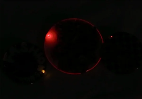 コムデギャルソンCOMME des GARCONS 2016FNOノベルティライト付きピンバッチセット 白黒赤 K-119494_004