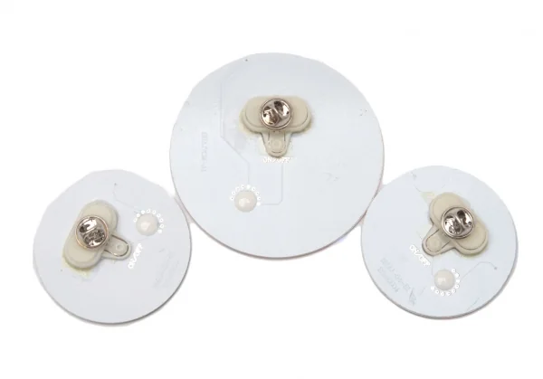 コムデギャルソンCOMME des GARCONS 2016FNOノベルティライト付きピンバッチセット 白黒赤 K-119494_005