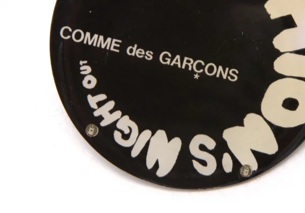 コムデギャルソンCOMME des GARCONS 2016FNOノベルティライト付きピンバッチセット 白黒赤 K-119494_008