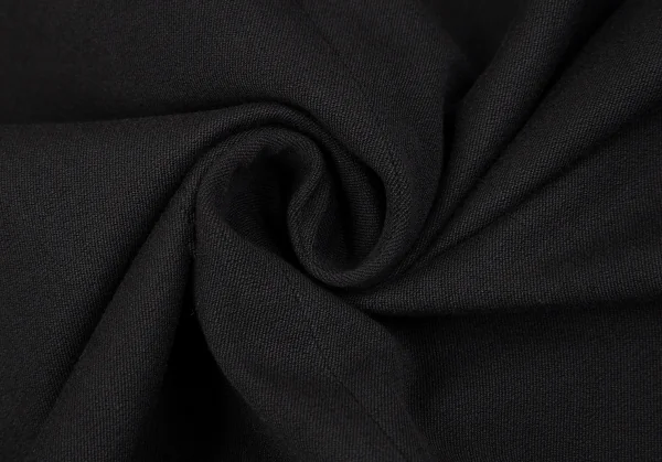 イッセイミヤケISSEY MIYAKE コットンストレッチバックスリットスカート 黒2 K-119524_018