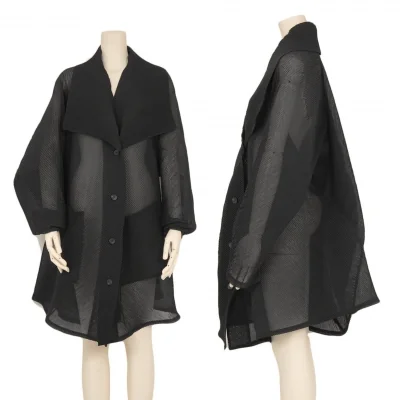 Point-vue Pleated Deformation Jacket