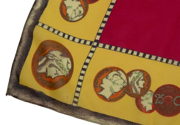 ジュニアゴルチエJUNIOR GAULTIER ポリメダルプリントスカーフ 黄ピンク他F K-120885_003