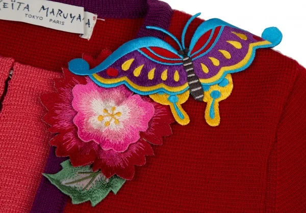 ケイタマルヤマKEITA MARUYAMA 刺繍パッチデザインニットノーカラージャケット 赤1 K-120895_004