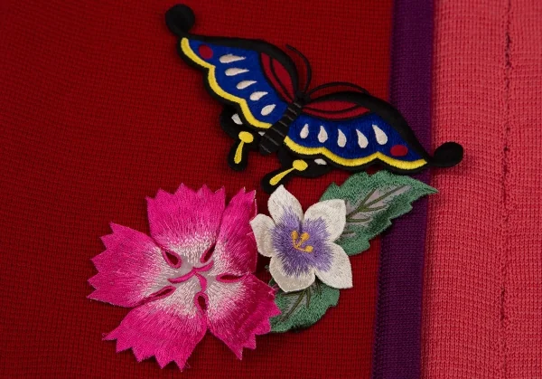 ケイタマルヤマKEITA MARUYAMA 刺繍パッチデザインニットノーカラージャケット 赤1 K-120895_008