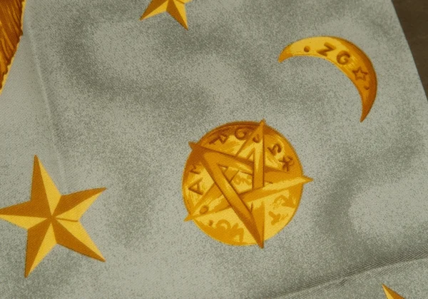 セリーヌCELINE プリントシルクスカーフ オレンジ他 K-121689_003