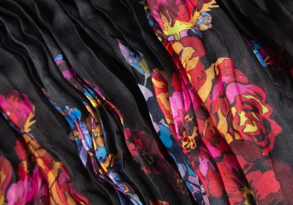 トリココムデギャルソンtricot COMME des GARCONS フローラルプリントポリシワプリーツスカート 黒マルチM位 K-122066_009