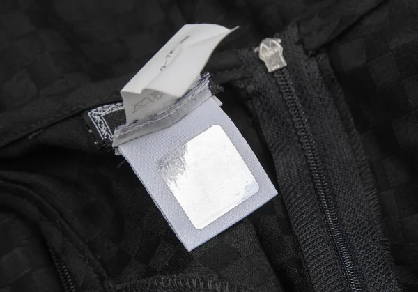 ヴェルサーチ ジーンズクチュールVERSACE JEANS COUTURE フロントジップチェッカーフラッグノースリーブミニワンピース 黒38 K-122485_012