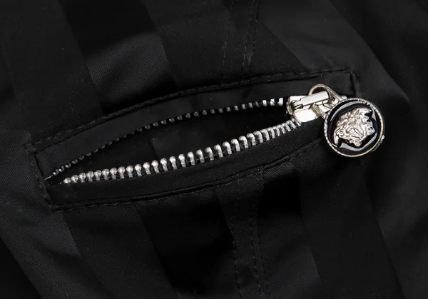 ヴェルサーチ ジーンズクチュールVERSACE JEAN COUTURE メデューサチャームジップデザインストライプブルゾン 黒S K-122490_007
