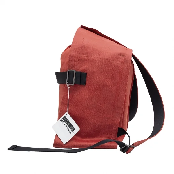 イッセイミヤケISSEY MIYAKE 132 5. OBI フラットプレスバックパック エンジF K-123064_003