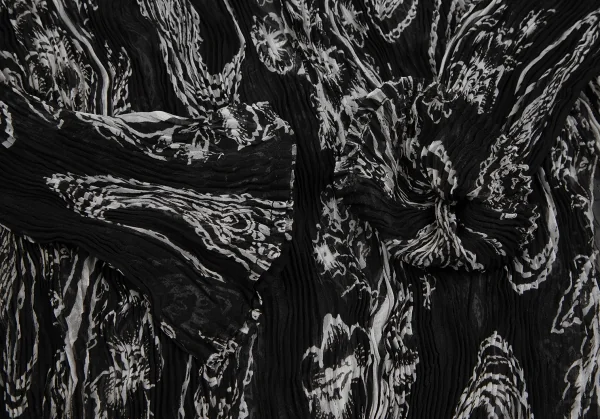 イッセイミヤケISSEY MIYAKEペイズリープリントシースループリーツハイネックカットソー 黒白M K-123672_007