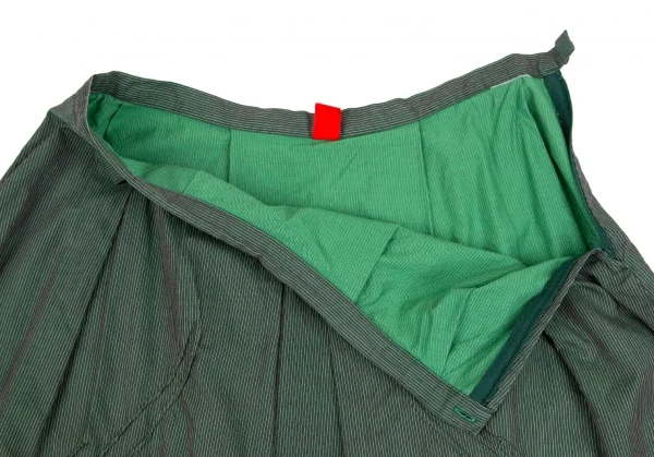 ISSEY MIYAKE HaaT Curve Switching Pinstripe Tuck Skirt K-124599_004