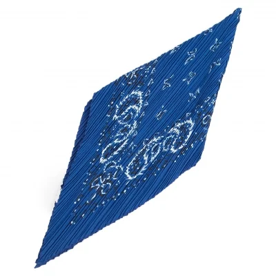 PLEATS PLEASE Paisley Printed Bandana Stole