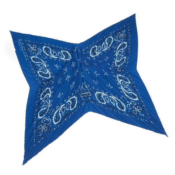 PLEATS PLEASE Paisley Printed Bandana Stole K-124692_003