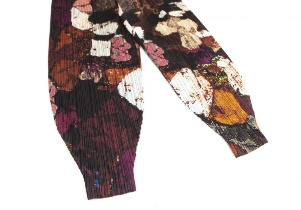 PLEATS PLEASE Graphic Print Pleated Jodhpurs Pants K-125709_004