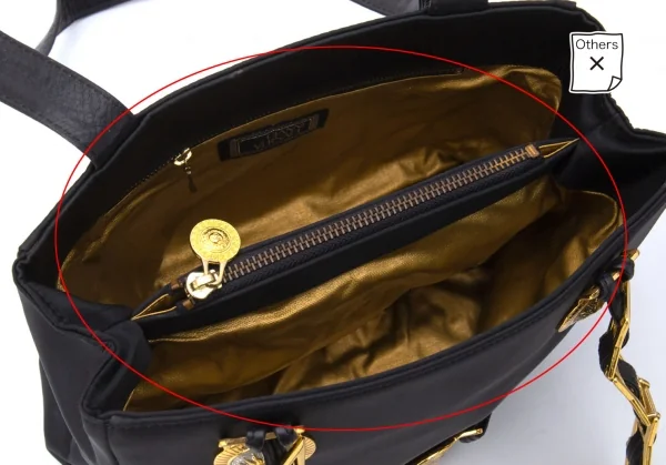 ジャンニヴェルサーチGIANNI VERSACE メデューサコンチョデザインナイロンバッグ 黒 K-126150_010