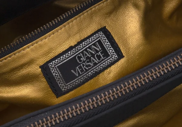 ジャンニヴェルサーチGIANNI VERSACE メデューサコンチョデザインナイロンバッグ 黒 K-126150_014