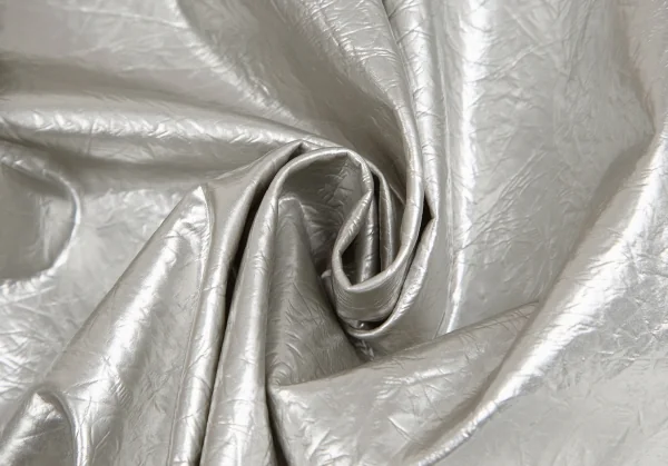 コムデギャルソンCOMME des GARCONS フェイクレザーメタリックスカート シルバーS K-126249_012