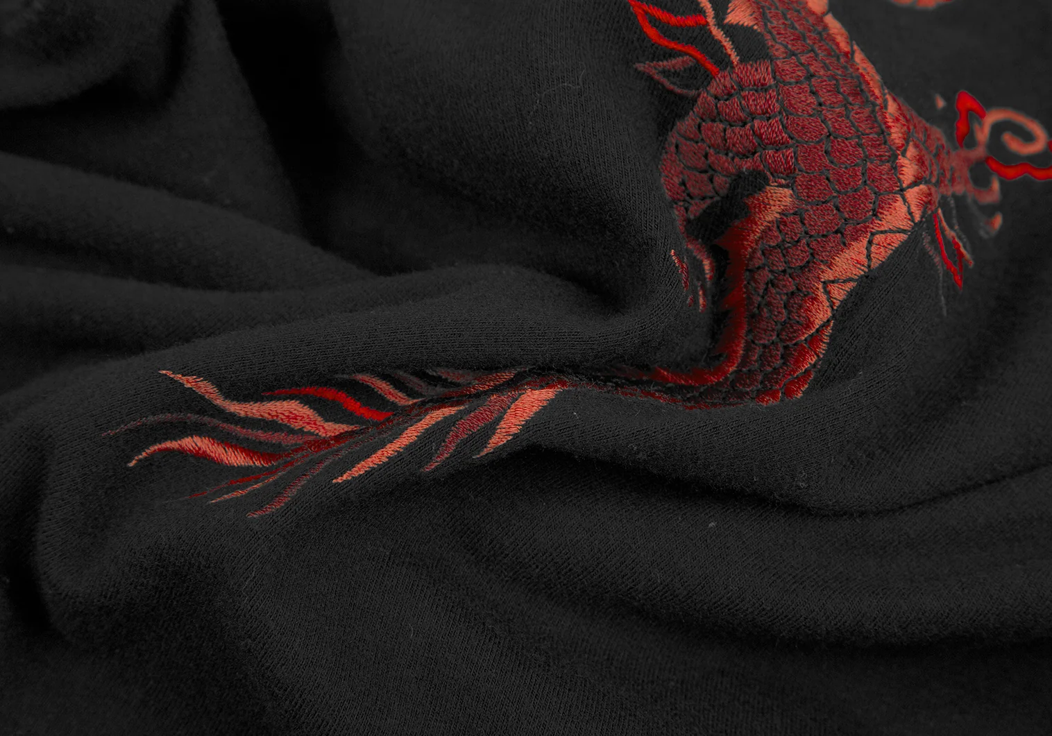 【希少】【美品】ヴィヴィアンタム 黒のブルゾン 赤いドラゴン刺繍 ヴィヴィアンタムVIVIENNETAM コットンドラゴン刺繍Tシャツ 黒赤