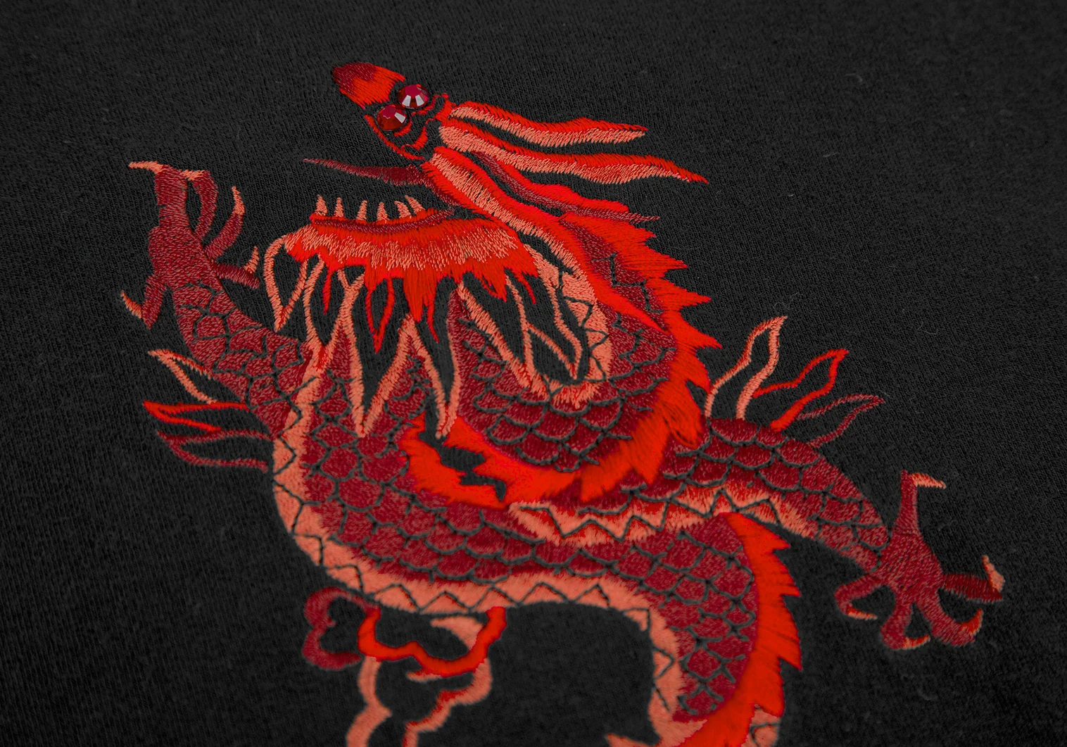 【希少】【美品】ヴィヴィアンタム 黒のブルゾン 赤いドラゴン刺繍 ヴィヴィアンタムVIVIENNETAM コットンドラゴン刺繍Tシャツ 黒赤