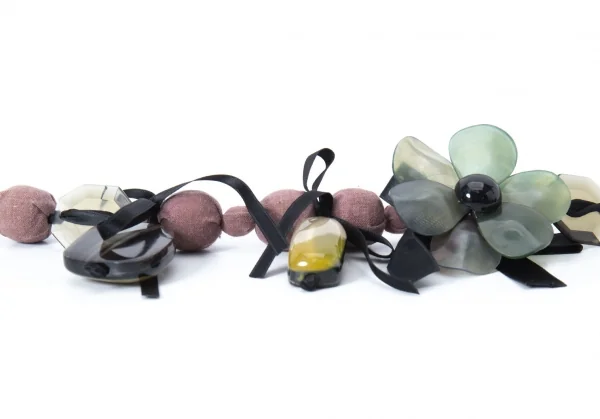 マルニMARNI ビジューリボンネックレス 黒緑他 K-126414_006
