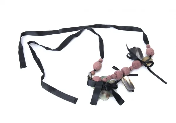 マルニMARNI ビジューリボンネックレス 黒緑他 K-126414_007