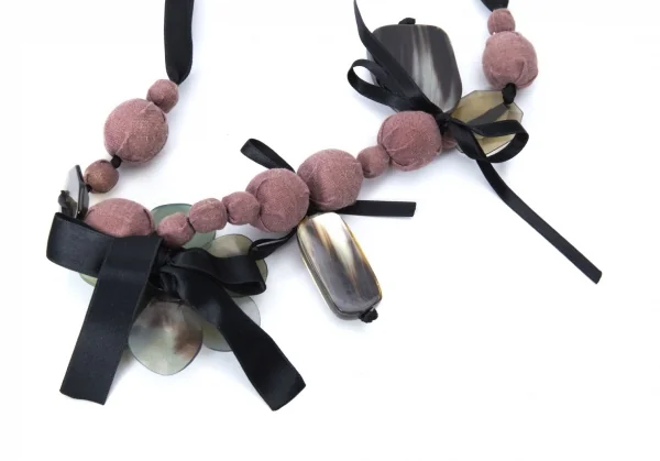 マルニMARNI ビジューリボンネックレス 黒緑他 K-126414_008
