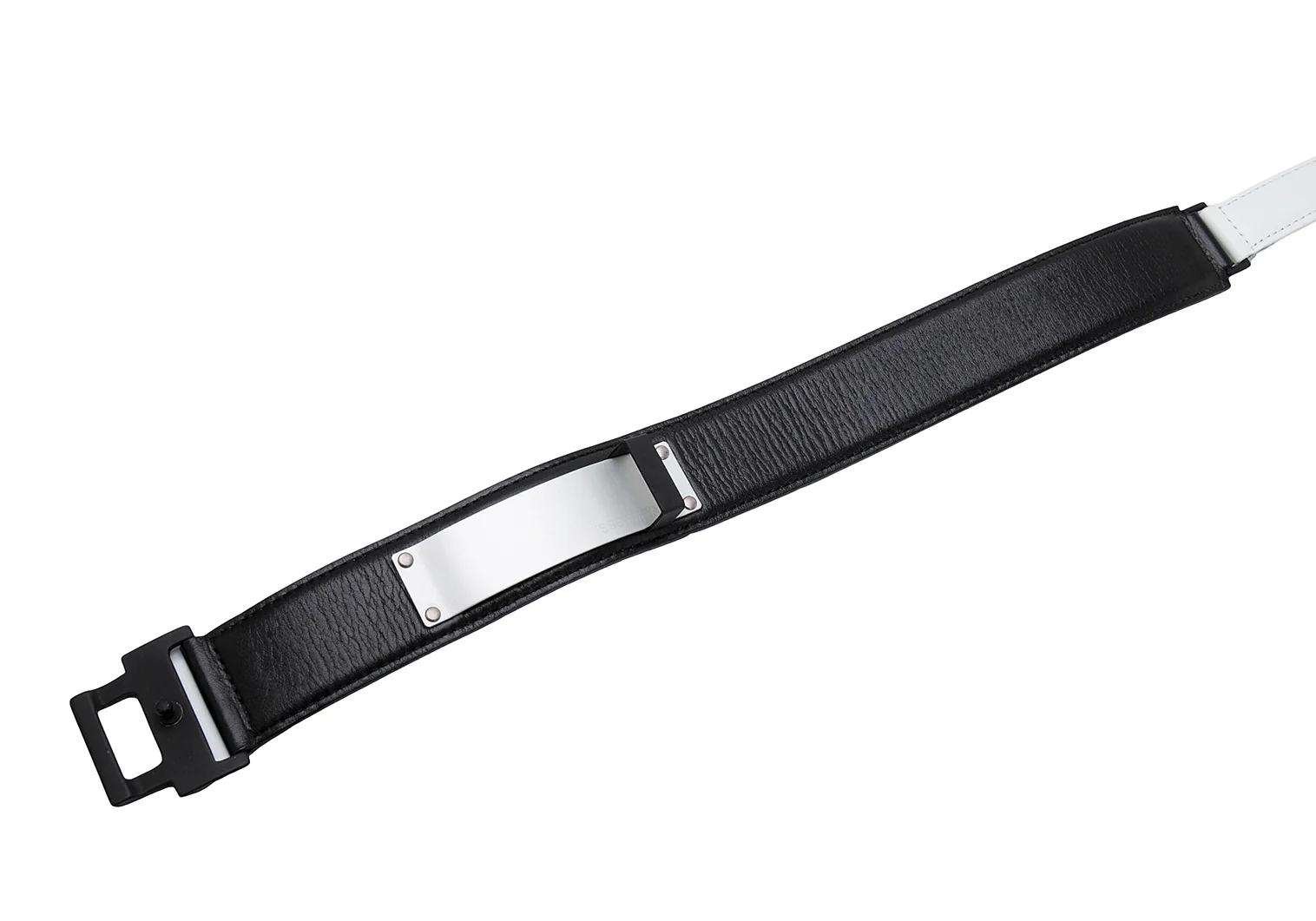 イッセイミヤケベルト WRAP BELT – ISSEY MIYAKE ONLINE STORE