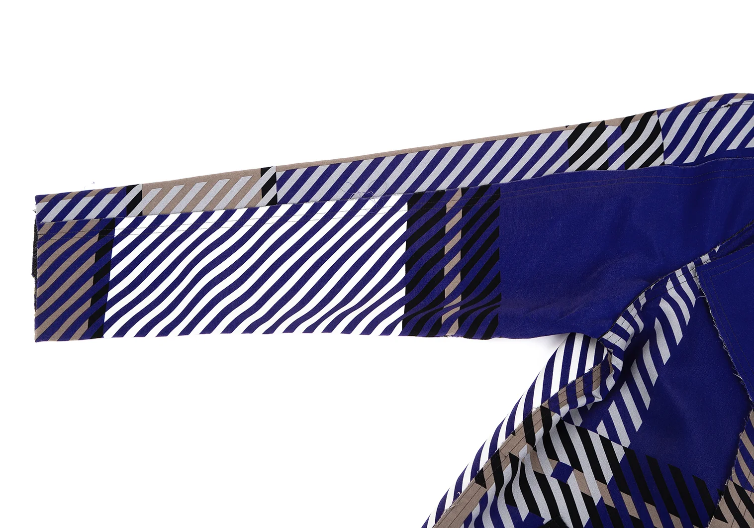 【me ISSEY MIYAKE】デザインリバーシブルコート イッセイミヤケISSEY MIYAKE ボンディングリバーシブルプリント