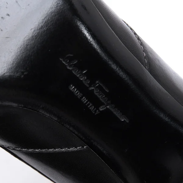 サルヴァトーレフェラガモ Salvatore Ferragamo レザーヒール