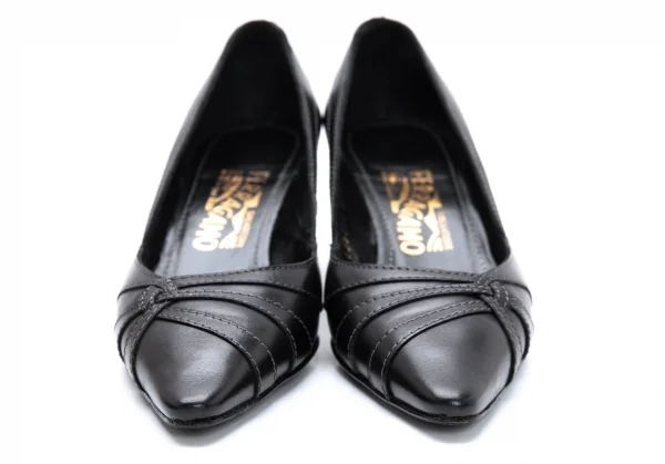 サルヴァトーレフェラガモ Salvatore Ferragamo レザーヒール