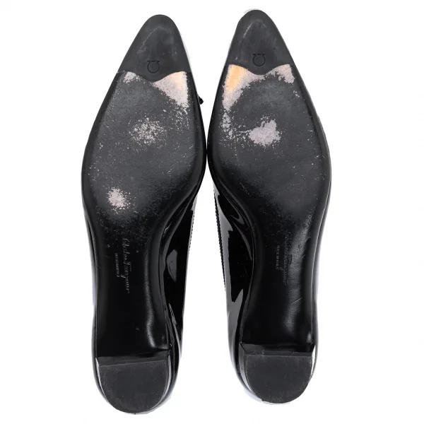 サルヴァトーレフェラガモ Salvatore Ferragamo リボントゥエナメルパンプス 黒5.5(23位) K-126750_011