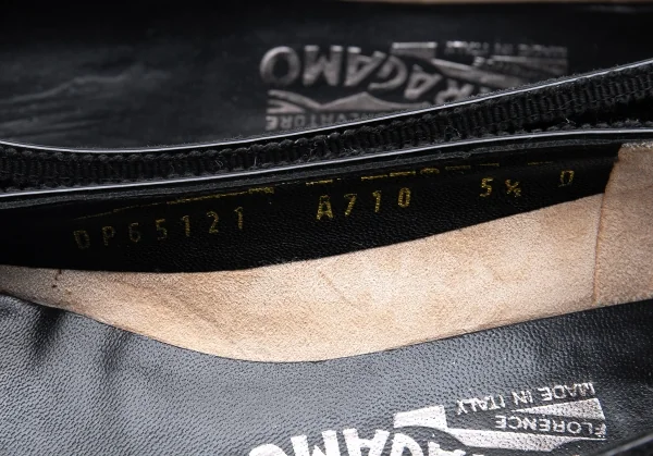 サルヴァトーレフェラガモ Salvatore Ferragamo リボントゥエナメルパンプス 黒5.5(23位) K-126750_014