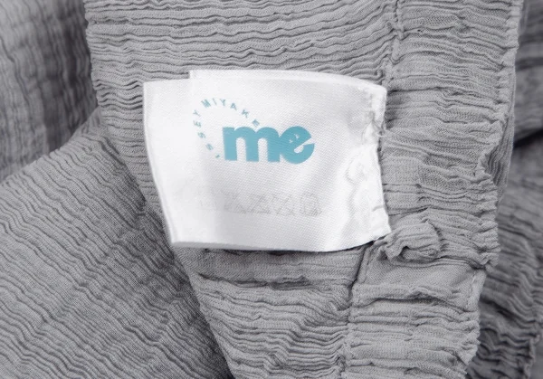 イッセイミヤケ ミーISSEY MIYAKE me ポリ製品染めクレーププリーツ