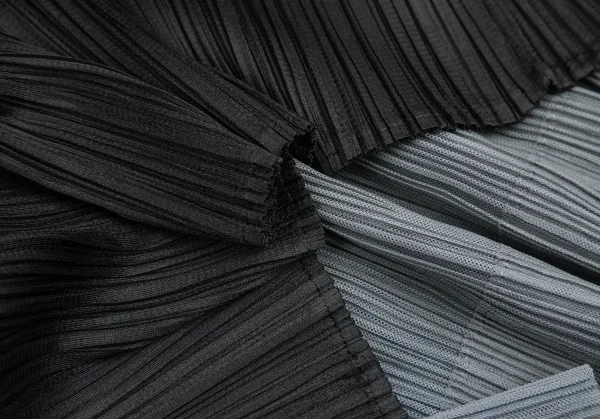 PLEATS PLEASE Layered V Neck T Shirt K-127031_010