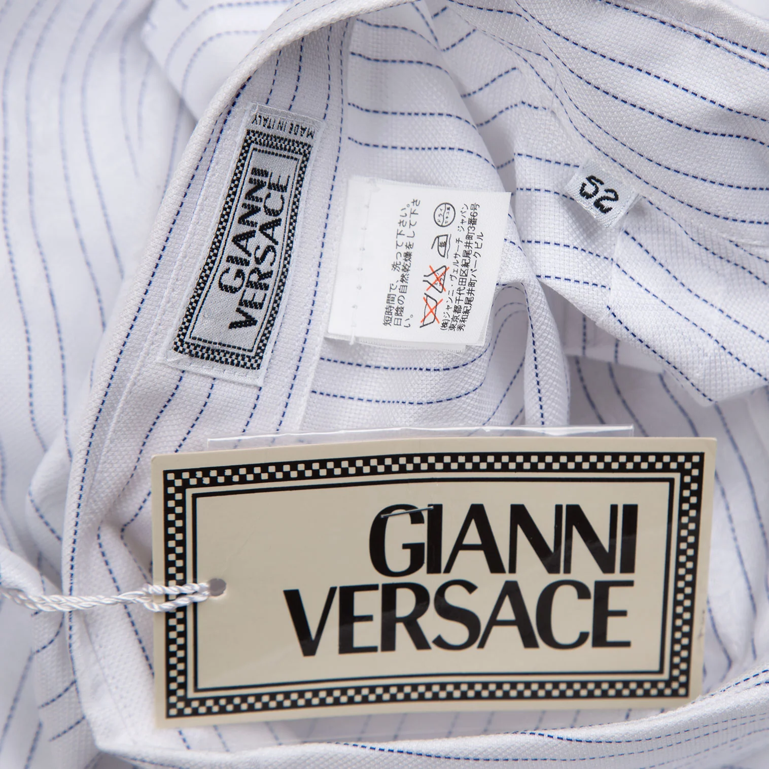 ジャンニヴェルサーチGIANNI VERSACE フラワージャガード