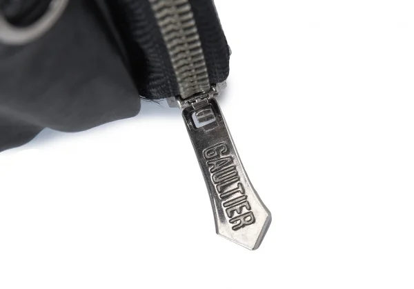 ジャンポールゴルチエJean Paul GAULTIER コーティングマルチポケットショルダーバッグ 黒 K-127218_015