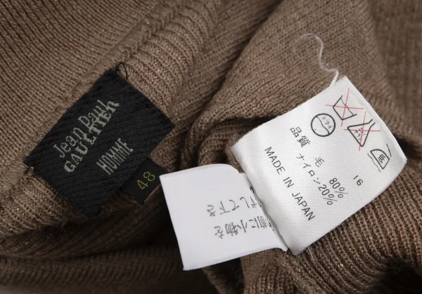 ジャンポールゴルチエ オムJean Paul GAULTIER HOMME セーフティーピンボタンデザインスキッパーニット ブラウン48 K-127326_013