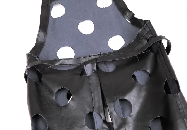 ブラックコムデギャルソンBLACK COMME des GARCONS フェイクレザーパンチホールデザインエプロン 黒S K-127391_008