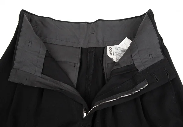 COMME des GARCONS Wool Gabardine Hem Tuck Button Shorts K-128036_005