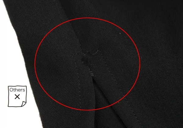 COMME des GARCONS Wool Gabardine Hem Tuck Button Shorts K-128036_007