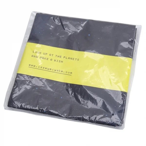 新品!イッセイミヤケISSEY MIYAKE プラネットプリント風呂敷 紺 K-128400_002