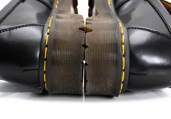 コムコム コムデギャルソンコムデギャルソン×ドクターマーチンCOMME des GARCONS × Dr.Martens ローファーシューズ 黒UK6(24.5位） K-128553_010