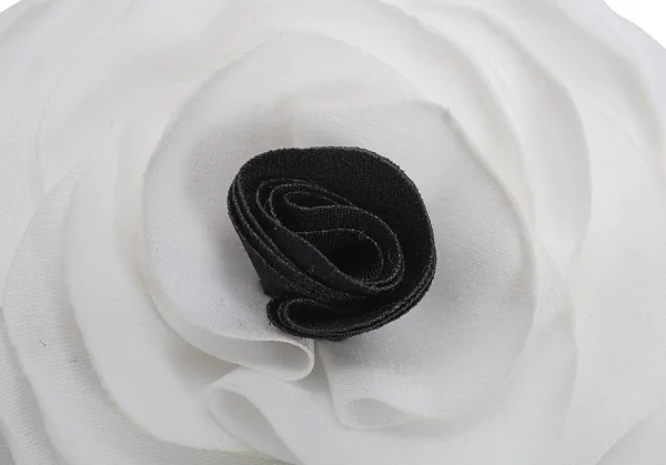 アニエスベーagnes b. フラワーブローチ 白 K-128630_002