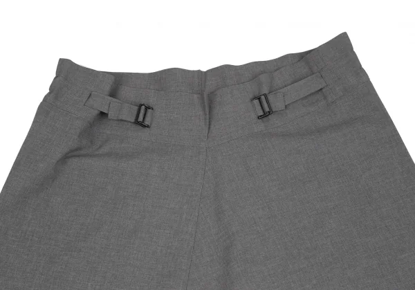 イッセイミヤケ ミーISSEY MIYAKE me ポリベルテッドハーフパンツ グレーS位 K-128872_002