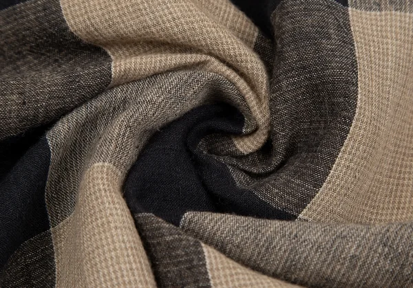 イッセイミヤケISSEY MIYAKE ブロックチェックつまみドレープスカート ベージュ黒9 K-129107_013