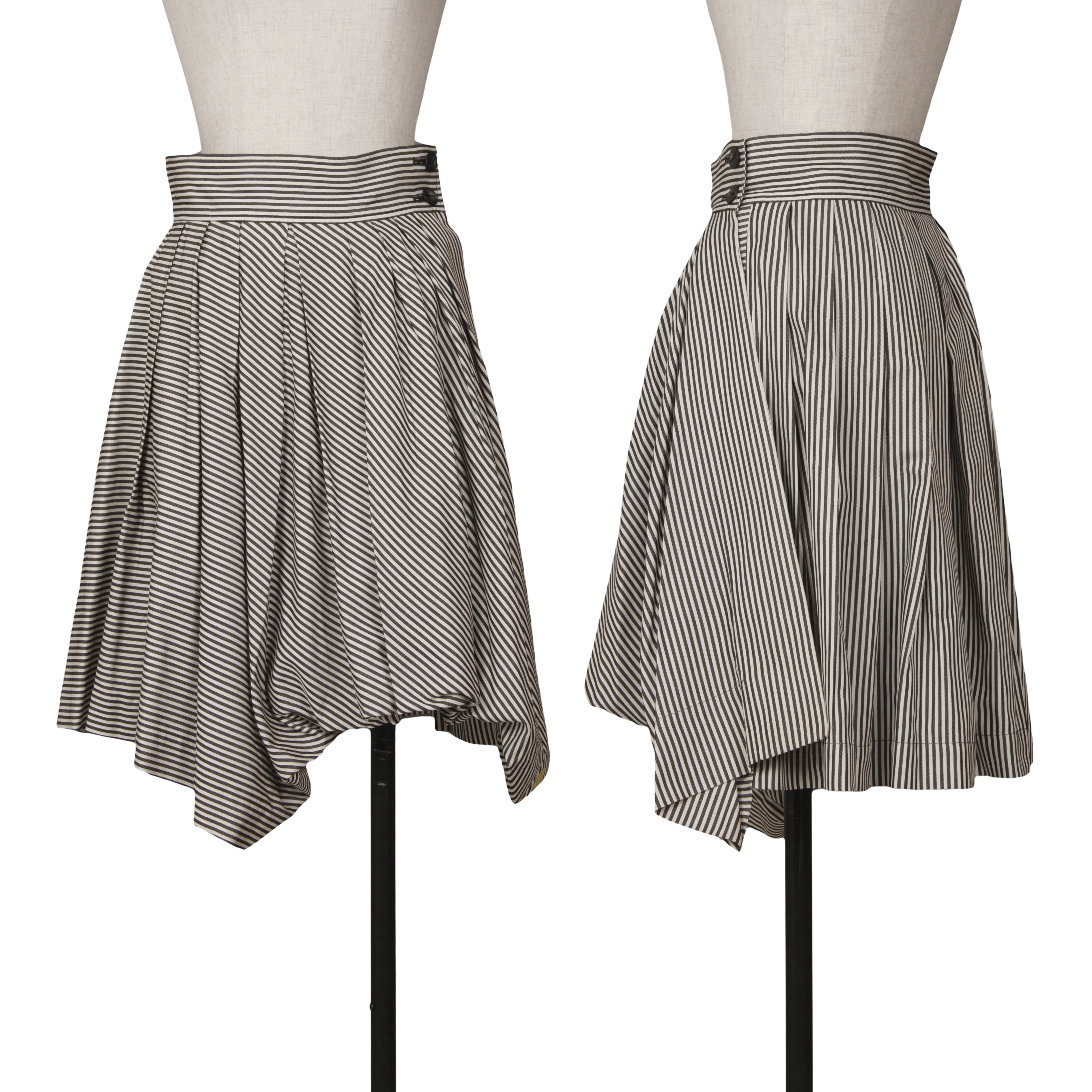イッセイミヤケ　ISSEY MIYAKE　プリーツスカート　超美品 イッセイミヤケISSEY MIYAKEストライプ変形プリーツスカート