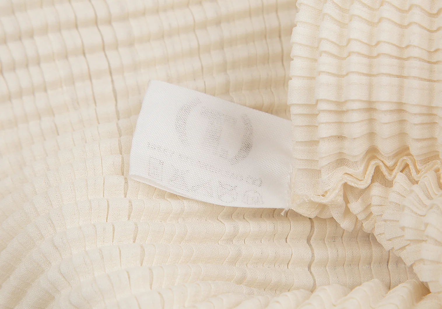 ISSEY MIYAKE PLEATS (T.) Stretch Turtleneck T Shirt Cream 3