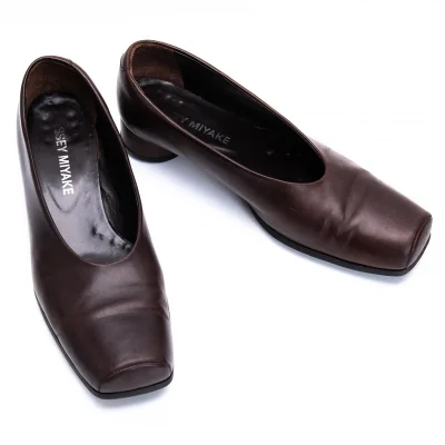 ISSEY MIYAKE Leather Heel Shoes