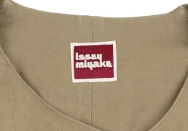 イッセイミヤケISSEY MIYAKE ノーカラーラグランスリーブジャケット ベージュM位 K-130560_020