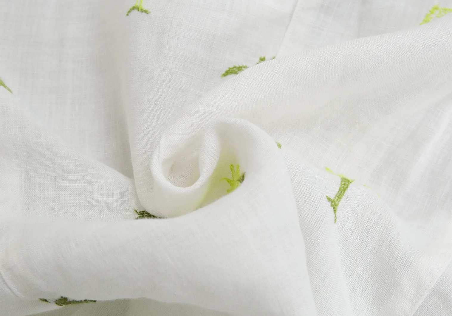 マドモアゼルノンノン Mademoiselle NON NON リネンヤシの木刺繍